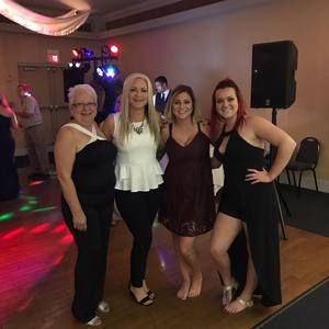 Meet your Posher, Dena